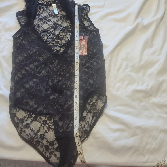 Lingerie - Picture 3 of 6